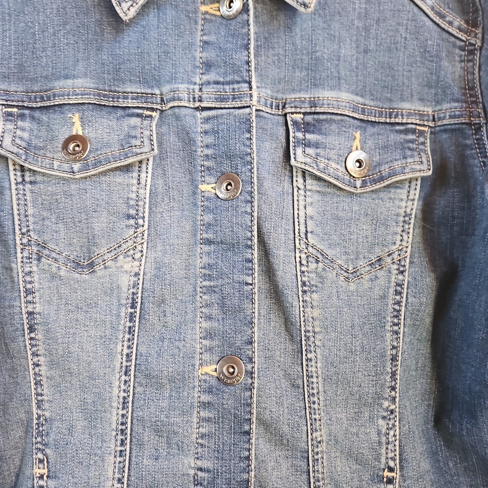 Wrangler Blue Denim Jacket Size XL Women's Button Front Western Boho Rodeo - Picture 2 of 10